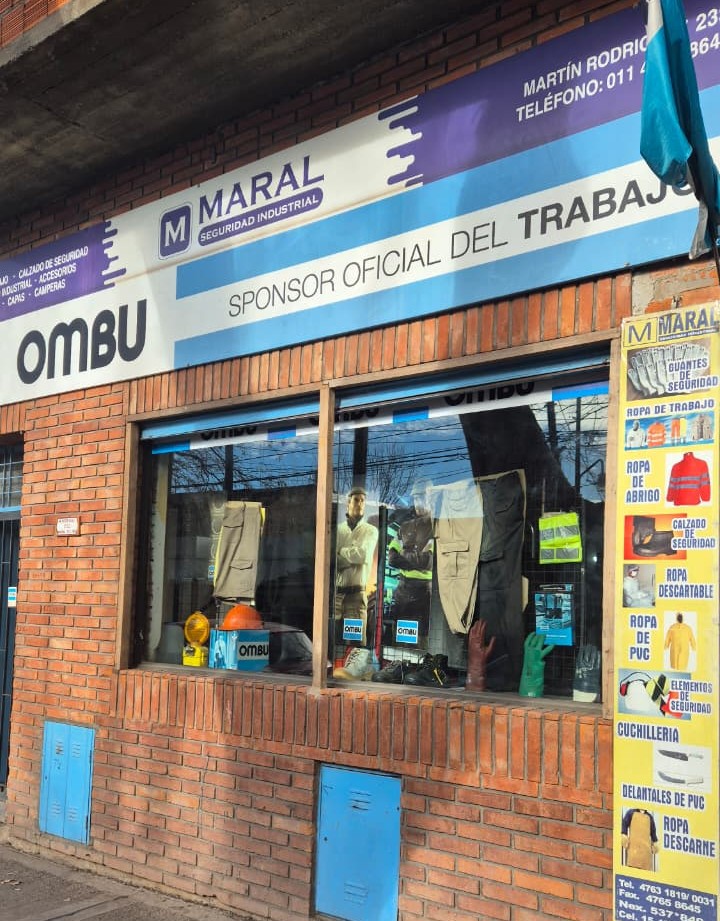 Frente de nuestro local MARAL